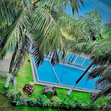 Nilaveli Hybrid Holiday Hotel Esterno foto